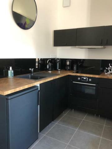 Appartement Avec Terrasse Panoramique Au Coeur De Nimes Bagian luar foto